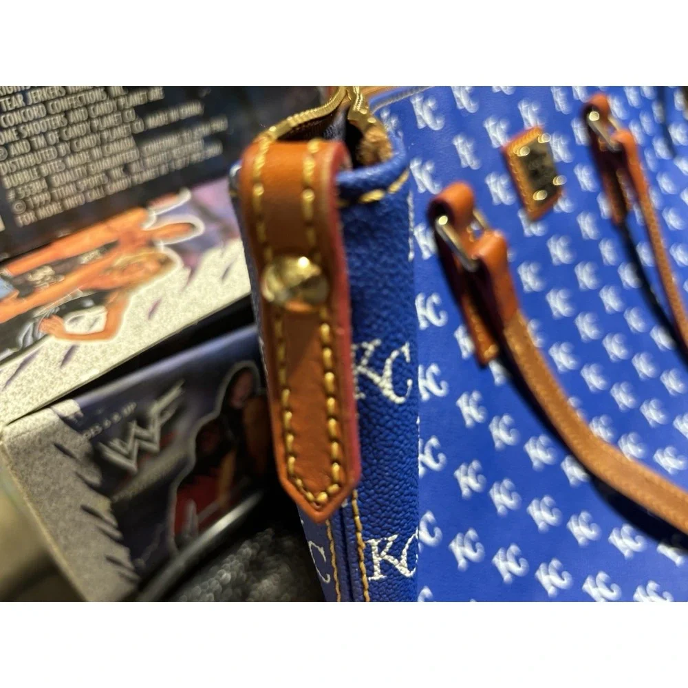 MLB Dooney & Bourke Kansas City‎ Royals Baseball Zip Zip Satchel Purse PRE-OWNED
